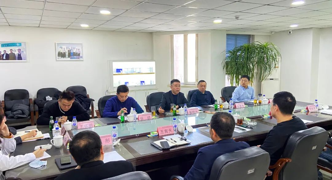 天津中醫(yī)藥大學(xué)第二附屬醫(yī)院黨委副書記、院長(zhǎng)雒明池一行到吉林中科干細(xì)胞調(diào)研