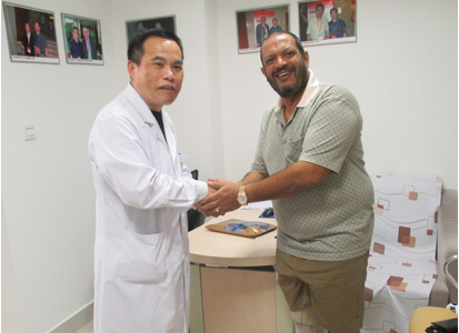 莫罕達斯和醫生